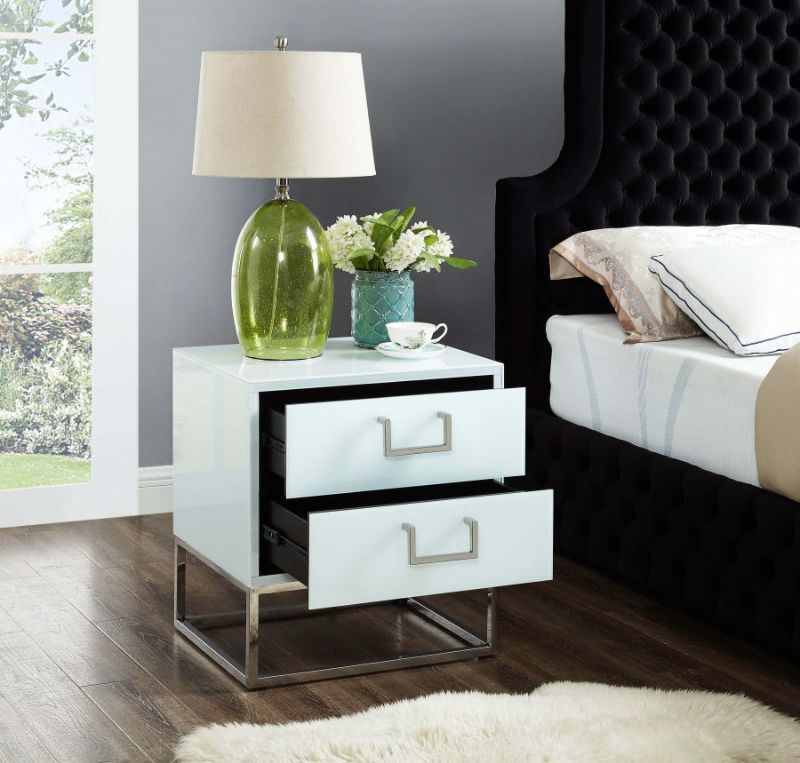 Picture of NOVA WHITE SIDE TABLE - 818